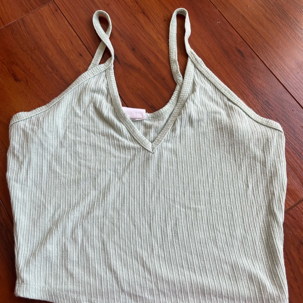 v neck tanks
